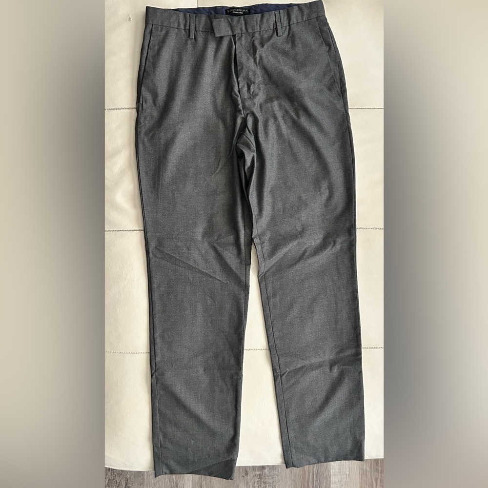 Banana Republic Gray Chinos with Relaxed Fit